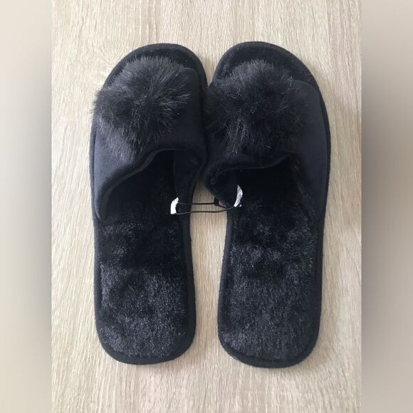 NEW … Black POM POM “Size: L - 9/10” Slippers - Picture 1 of 2